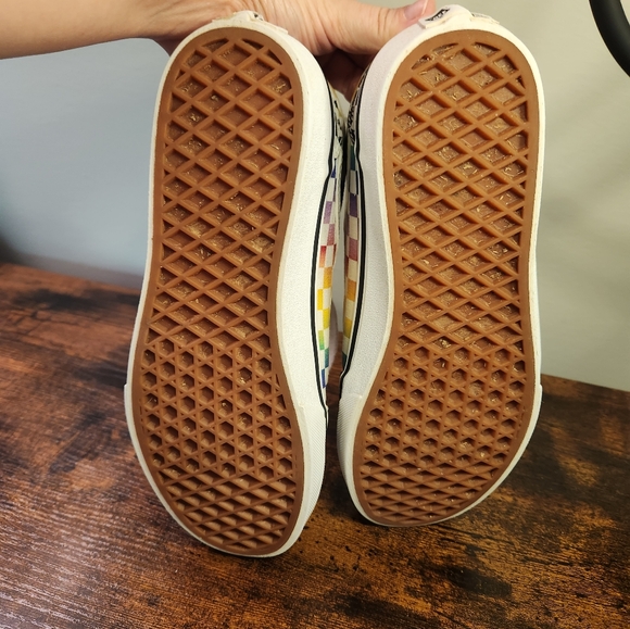 Vans rainbow checkerboard lace-up Sneakers size 7.5 - Picture 6 of 7